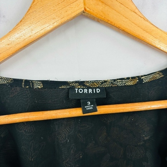 Torrid Chiffon Layered Tie Front Surplice Tunic Blouse - Floral Black - Picture 5 of 7